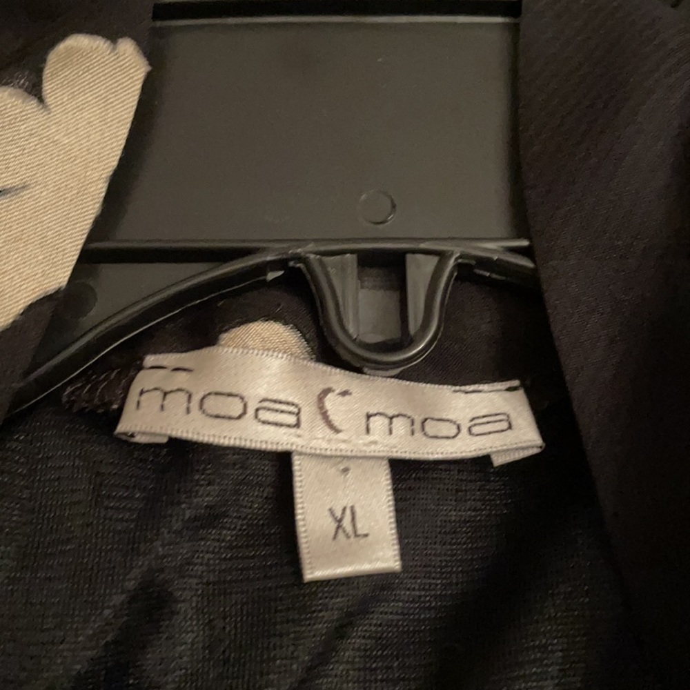Moa Moa sleeveless top size XL. Color Black and Tan - Picture 2 of 7